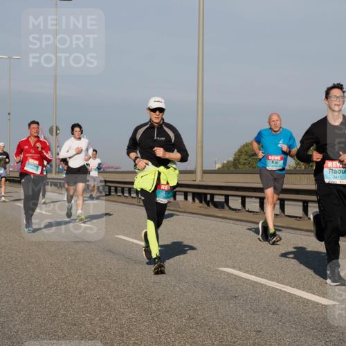 03.10.2025 - Köhlbrandbrückenlauf Fabian Wolf http://msf.ph/oto/9037157 03.10.2025 09:51:46 Position 3 1066, 3434, 3411 meine-sportfotos.de