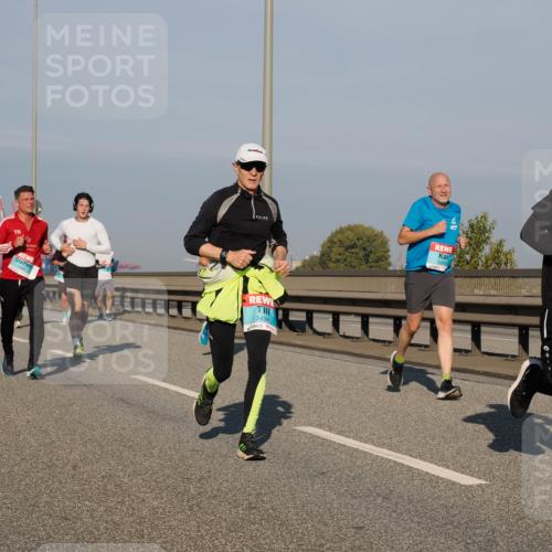 03.10.2025 - Köhlbrandbrückenlauf Fabian Wolf http://msf.ph/oto/9037168 03.10.2025 09:51:46 Position 3 3434, 3411 meine-sportfotos.de