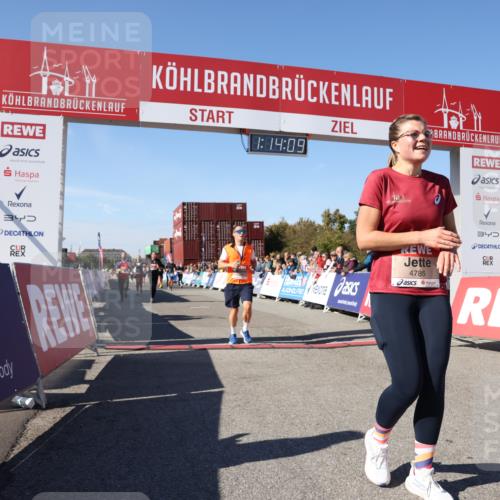 03.10.2025 - Köhlbrandbrückenlauf Lena Gebhardt http://msf.ph/oto/9037169 03.10.2025 13:14:10 Ziel 4313, 4437, 4641, 4728, 4785, 4809, 5727, 6318, 6418, 6735 meine-sportfotos.de