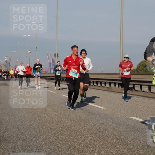 03.10.2025 - Köhlbrandbrückenlauf Fabian Wolf http://msf.ph/oto/9037172 03.10.2025 09:51:47 Position 3 1066, 3434 meine-sportfotos.de