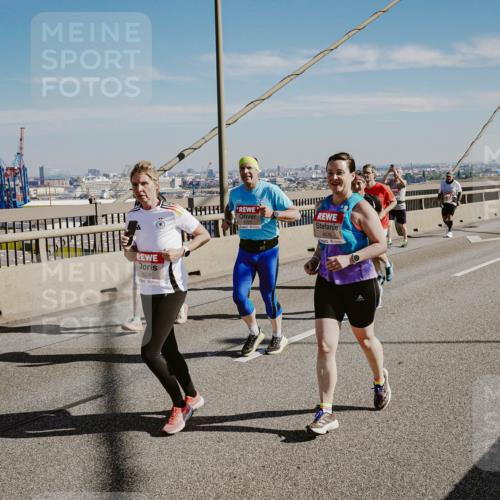 03.10.2025 - Köhlbrandbrückenlauf Michael Burmester http://msf.ph/oto/9037173 03.10.2025 12:29:52 Position 1 6509, 4676 meine-sportfotos.de