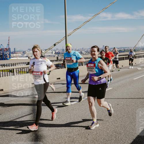 03.10.2025 - Köhlbrandbrückenlauf Michael Burmester http://msf.ph/oto/9037180 03.10.2025 12:29:52 Position 1 6509, 4676 meine-sportfotos.de