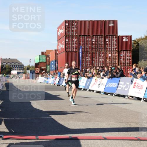 03.10.2025 - Köhlbrandbrückenlauf Lena Gebhardt http://msf.ph/oto/9037188 03.10.2025 12:50:05 Ziel 4035, 6086 meine-sportfotos.de