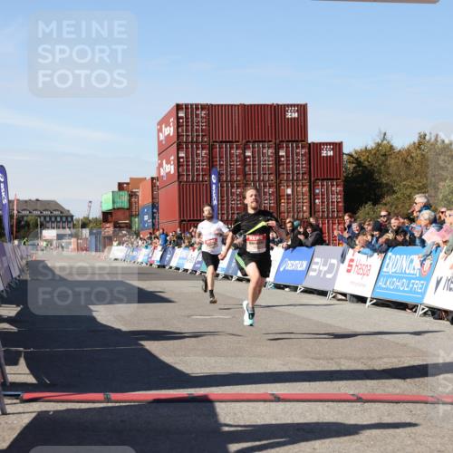 03.10.2025 - Köhlbrandbrückenlauf Lena Gebhardt http://msf.ph/oto/9037202 03.10.2025 12:50:06 Ziel 4035, 6086 meine-sportfotos.de