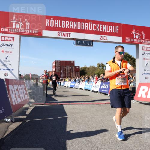 03.10.2025 - Köhlbrandbrückenlauf Lena Gebhardt http://msf.ph/oto/9037206 03.10.2025 13:14:12 Ziel 4313, 4437, 4569, 4641, 4728, 4776, 4785, 4809, 4888, 5727, 6318, 6327, 6418, 6735 meine-sportfotos.de