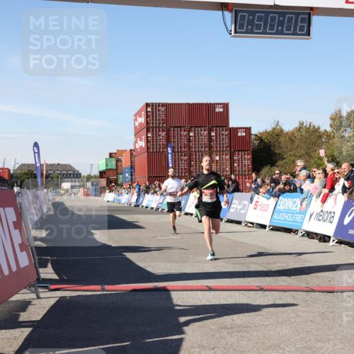 03.10.2025 - Köhlbrandbrückenlauf Lena Gebhardt http://msf.ph/oto/9037211 03.10.2025 12:50:06 Ziel 4035, 6086 meine-sportfotos.de