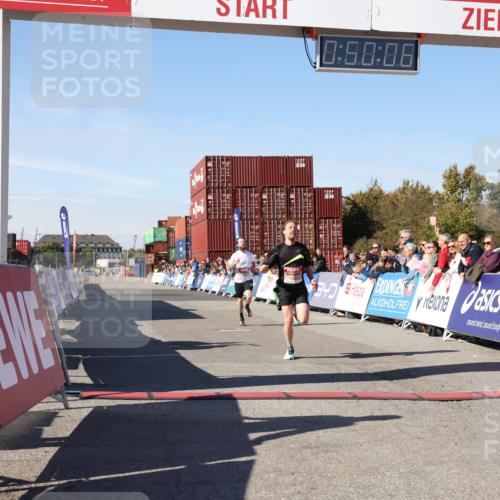03.10.2025 - Köhlbrandbrückenlauf Lena Gebhardt http://msf.ph/oto/9037217 03.10.2025 12:50:06 Ziel 4035, 6086 meine-sportfotos.de