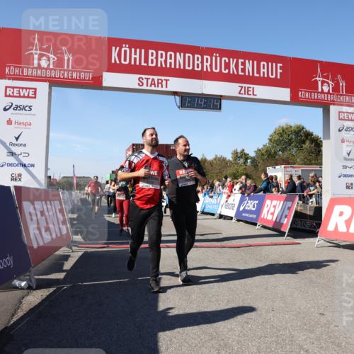 03.10.2025 - Köhlbrandbrückenlauf Lena Gebhardt http://msf.ph/oto/9037219 03.10.2025 13:14:14 Ziel 4313, 4437, 4569, 4641, 4728, 4776, 4785, 4809, 4888, 5282, 6318, 6327, 6418, 6735 meine-sportfotos.de