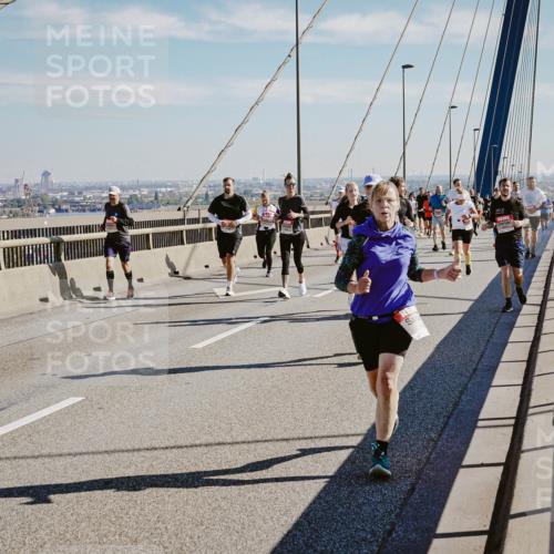 03.10.2025 - Köhlbrandbrückenlauf Michael Burmester http://msf.ph/oto/9037229 03.10.2025 12:29:59 Position 1  meine-sportfotos.de