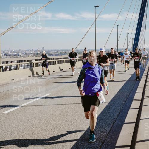 03.10.2025 - Köhlbrandbrückenlauf Michael Burmester http://msf.ph/oto/9037240 03.10.2025 12:30:00 Position 1  meine-sportfotos.de