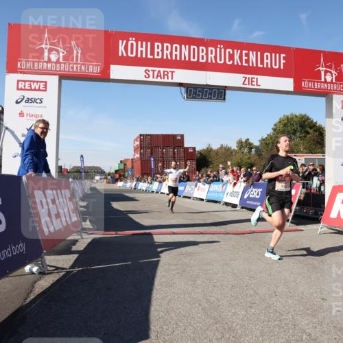 03.10.2025 - Köhlbrandbrückenlauf Lena Gebhardt http://msf.ph/oto/9037242 03.10.2025 12:50:07 Ziel 4035, 6086 meine-sportfotos.de