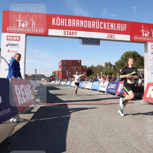 03.10.2025 - Köhlbrandbrückenlauf Lena Gebhardt http://msf.ph/oto/9037247 03.10.2025 12:50:07 Ziel 4035, 6086 meine-sportfotos.de