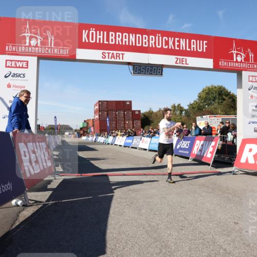 03.10.2025 - Köhlbrandbrückenlauf Lena Gebhardt http://msf.ph/oto/9037271 03.10.2025 12:50:08 Ziel 4035, 6086 meine-sportfotos.de