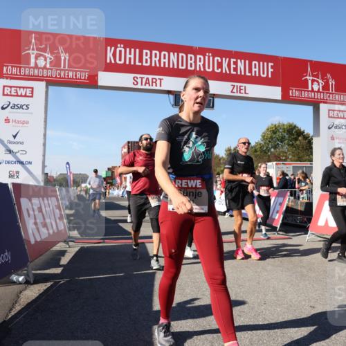 03.10.2025 - Köhlbrandbrückenlauf Lena Gebhardt http://msf.ph/oto/9037275 03.10.2025 13:14:18 Ziel 4313, 4437, 4569, 4641, 4728, 4776, 4809, 4888, 5282, 6012, 6327, 6418, 6512, 6735 meine-sportfotos.de