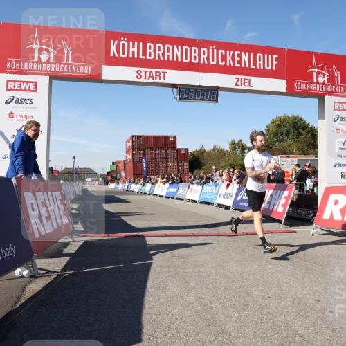 03.10.2025 - Köhlbrandbrückenlauf Lena Gebhardt http://msf.ph/oto/9037277 03.10.2025 12:50:09 Ziel 4035, 6086 meine-sportfotos.de