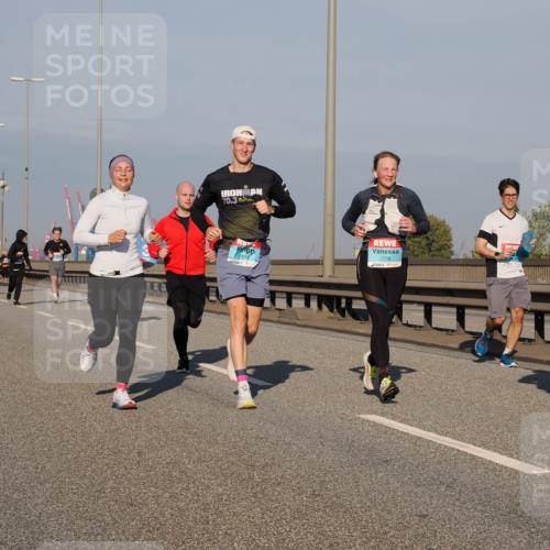 03.10.2025 - Köhlbrandbrückenlauf Fabian Wolf http://msf.ph/oto/9037293 03.10.2025 09:51:53 Position 3 10, 3, 3278, 3016 meine-sportfotos.de