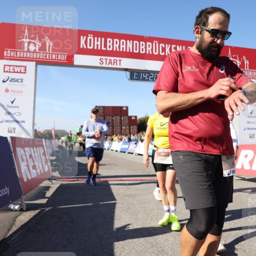 03.10.2025 - Köhlbrandbrückenlauf Lena Gebhardt http://msf.ph/oto/9037312 03.10.2025 13:14:20 Ziel 4426, 4437, 4569, 4641, 4728, 4776, 4809, 4888, 5282, 6012, 6327, 6418, 6512, 6735 meine-sportfotos.de
