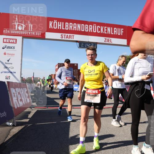 03.10.2025 - Köhlbrandbrückenlauf Lena Gebhardt http://msf.ph/oto/9037317 03.10.2025 13:14:21 Ziel 4426, 4437, 4569, 4641, 4728, 4776, 4809, 4888, 5132, 5282, 6012, 6327, 6418, 6512, 6735 meine-sportfotos.de