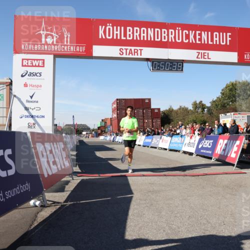 03.10.2025 - Köhlbrandbrückenlauf Lena Gebhardt http://msf.ph/oto/9037320 03.10.2025 12:50:39 Ziel 6248 meine-sportfotos.de