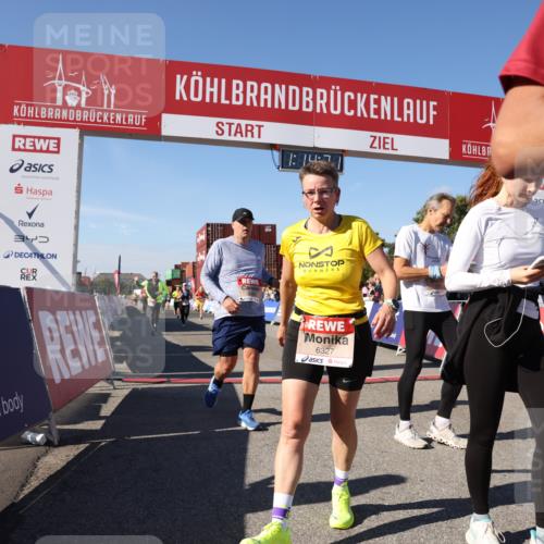 03.10.2025 - Köhlbrandbrückenlauf Lena Gebhardt http://msf.ph/oto/9037322 03.10.2025 13:14:21 Ziel 4426, 4437, 4569, 4641, 4728, 4776, 4809, 4888, 5132, 5282, 6012, 6327, 6418, 6512, 6735 meine-sportfotos.de
