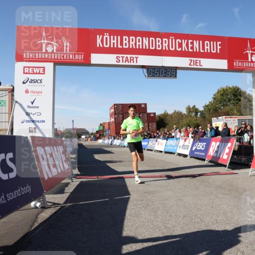 03.10.2025 - Köhlbrandbrückenlauf Lena Gebhardt http://msf.ph/oto/9037327 03.10.2025 12:50:39 Ziel 6248 meine-sportfotos.de