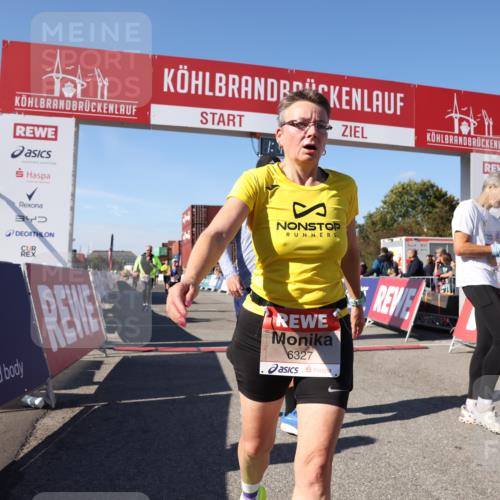 03.10.2025 - Köhlbrandbrückenlauf Lena Gebhardt http://msf.ph/oto/9037338 03.10.2025 13:14:22 Ziel 4426, 4437, 4569, 4641, 4728, 4776, 4809, 4888, 5132, 5282, 5902, 5903, 6012, 6327, 6418, 6512, 6735 meine-sportfotos.de