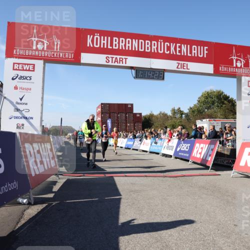 03.10.2025 - Köhlbrandbrückenlauf Lena Gebhardt http://msf.ph/oto/9037362 03.10.2025 13:14:24 Ziel 4400, 4426, 4437, 4569, 4641, 4776, 4888, 5132, 5282, 5805, 5902, 5903, 6012, 6327, 6418, 6512, 6735 meine-sportfotos.de