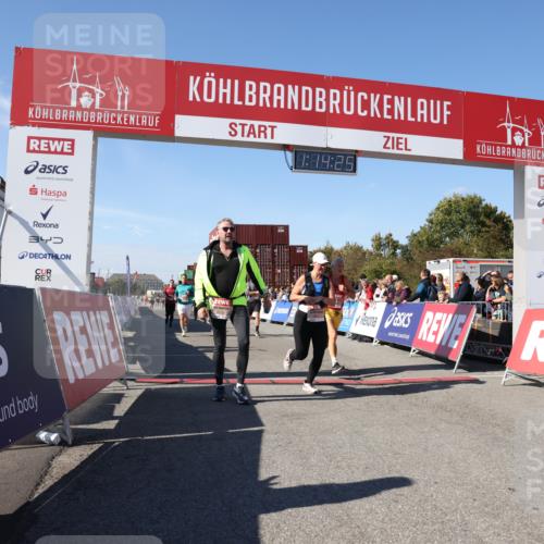 03.10.2025 - Köhlbrandbrückenlauf Lena Gebhardt http://msf.ph/oto/9037376 03.10.2025 13:14:25 Ziel 4400, 4426, 4437, 4569, 4776, 4888, 5132, 5282, 5782, 5805, 5902, 5903, 6012, 6327, 6418, 6512, 6735 meine-sportfotos.de