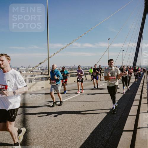 03.10.2025 - Köhlbrandbrückenlauf Michael Burmester http://msf.ph/oto/9037390 03.10.2025 12:30:09 Position 1 6125 meine-sportfotos.de
