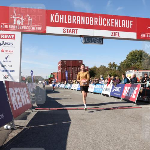 03.10.2025 - Köhlbrandbrückenlauf Lena Gebhardt http://msf.ph/oto/9037393 03.10.2025 12:50:54 Ziel 4072, 6216, 6552 meine-sportfotos.de