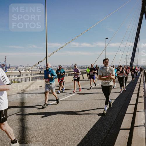 03.10.2025 - Köhlbrandbrückenlauf Michael Burmester http://msf.ph/oto/9037396 03.10.2025 12:30:09 Position 1 6125 meine-sportfotos.de