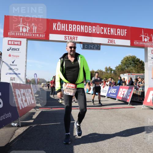 03.10.2025 - Köhlbrandbrückenlauf Lena Gebhardt http://msf.ph/oto/9037403 03.10.2025 13:14:28 Ziel 4259, 4400, 4426, 4776, 5132, 5282, 5782, 5805, 5902, 5903, 6012, 6512 meine-sportfotos.de