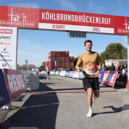 03.10.2025 - Köhlbrandbrückenlauf Lena Gebhardt http://msf.ph/oto/9037405 03.10.2025 12:50:55 Ziel 4072, 6216, 6552 meine-sportfotos.de