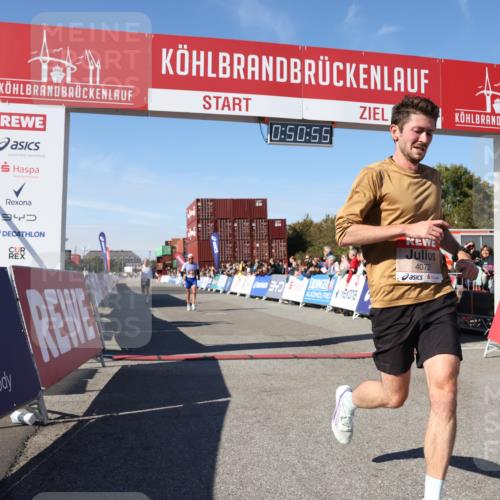 03.10.2025 - Köhlbrandbrückenlauf Lena Gebhardt http://msf.ph/oto/9037407 03.10.2025 12:50:55 Ziel 4072, 6216, 6552 meine-sportfotos.de