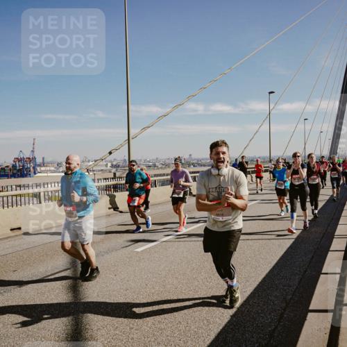 03.10.2025 - Köhlbrandbrückenlauf Michael Burmester http://msf.ph/oto/9037408 03.10.2025 12:30:10 Position 1 6818 meine-sportfotos.de