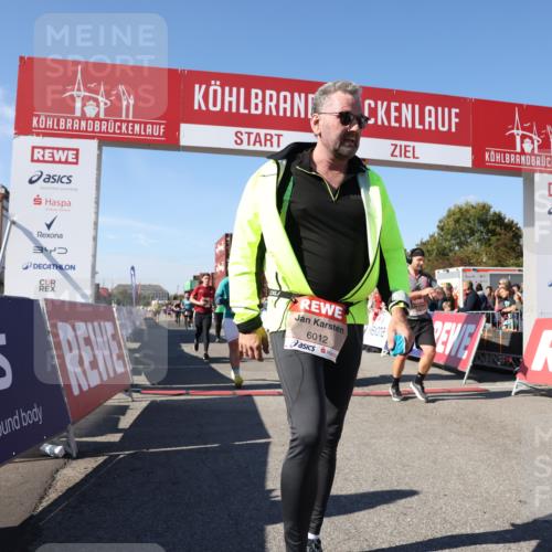 03.10.2025 - Köhlbrandbrückenlauf Lena Gebhardt http://msf.ph/oto/9037410 03.10.2025 13:14:28 Ziel 4259, 4400, 4426, 4776, 5132, 5282, 5782, 5805, 5902, 5903, 6012, 6512 meine-sportfotos.de