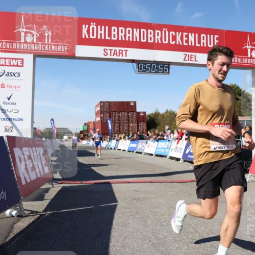 03.10.2025 - Köhlbrandbrückenlauf Lena Gebhardt http://msf.ph/oto/9037411 03.10.2025 12:50:55 Ziel 4072, 6216, 6552 meine-sportfotos.de