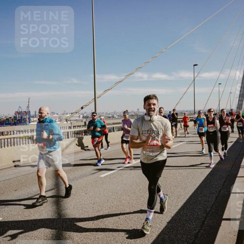 03.10.2025 - Köhlbrandbrückenlauf Michael Burmester http://msf.ph/oto/9037414 03.10.2025 12:30:10 Position 1 6818 meine-sportfotos.de