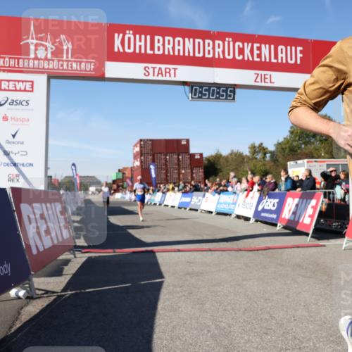 03.10.2025 - Köhlbrandbrückenlauf Lena Gebhardt http://msf.ph/oto/9037422 03.10.2025 12:50:55 Ziel 4072, 6216, 6552 meine-sportfotos.de