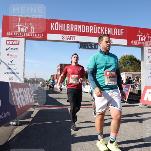 03.10.2025 - Köhlbrandbrückenlauf Lena Gebhardt http://msf.ph/oto/9037428 03.10.2025 13:14:31 Ziel 4259, 4400, 4426, 4509, 4684, 4788, 5132, 5249, 5782, 5805, 5902, 5903, 6012, 6512 meine-sportfotos.de