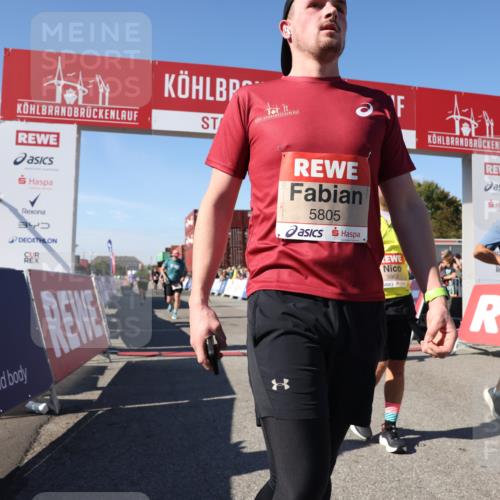 03.10.2025 - Köhlbrandbrückenlauf Lena Gebhardt http://msf.ph/oto/9037440 03.10.2025 13:14:32 Ziel 4259, 4400, 4426, 4509, 4684, 4788, 5132, 5249, 5782, 5805, 5902, 5903, 6012, 6512 meine-sportfotos.de