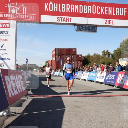 03.10.2025 - Köhlbrandbrückenlauf Lena Gebhardt http://msf.ph/oto/9037444 03.10.2025 12:50:57 Ziel 4072, 6216, 6552 meine-sportfotos.de