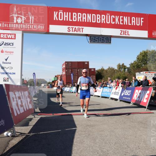 03.10.2025 - Köhlbrandbrückenlauf Lena Gebhardt http://msf.ph/oto/9037449 03.10.2025 12:50:58 Ziel 4072, 6216, 6552 meine-sportfotos.de