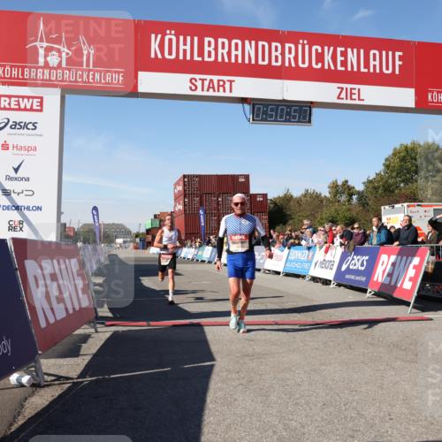 03.10.2025 - Köhlbrandbrückenlauf Lena Gebhardt http://msf.ph/oto/9037453 03.10.2025 12:50:58 Ziel 4072, 6216, 6552 meine-sportfotos.de