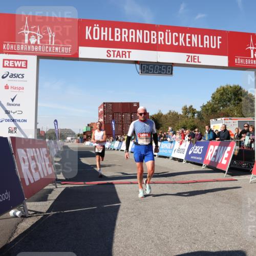 03.10.2025 - Köhlbrandbrückenlauf Lena Gebhardt http://msf.ph/oto/9037455 03.10.2025 12:50:58 Ziel 4072, 6216, 6552 meine-sportfotos.de