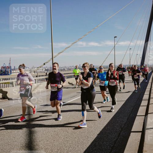 03.10.2025 - Köhlbrandbrückenlauf Michael Burmester http://msf.ph/oto/9037456 03.10.2025 12:30:11 Position 1 1114 meine-sportfotos.de