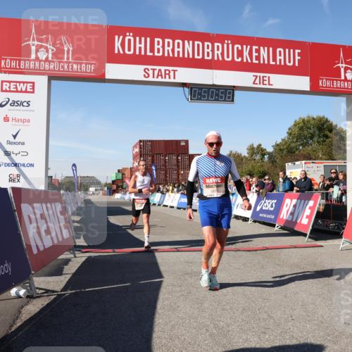 03.10.2025 - Köhlbrandbrückenlauf Lena Gebhardt http://msf.ph/oto/9037463 03.10.2025 12:50:58 Ziel 4072, 6216, 6552 meine-sportfotos.de
