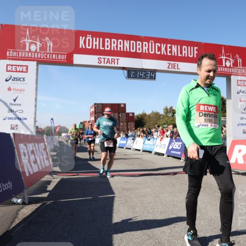 03.10.2025 - Köhlbrandbrückenlauf Lena Gebhardt http://msf.ph/oto/9037466 03.10.2025 13:14:35 Ziel 4259, 4400, 4424, 4426, 4509, 4684, 4692, 4788, 5132, 5249, 5782, 5805, 5902, 5903, 6316, 6448, 6849 meine-sportfotos.de