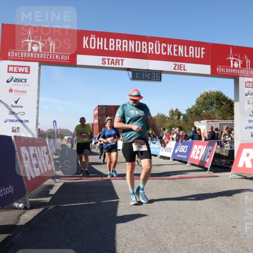 03.10.2025 - Köhlbrandbrückenlauf Lena Gebhardt http://msf.ph/oto/9037471 03.10.2025 13:14:36 Ziel 4259, 4400, 4424, 4509, 4684, 4692, 4788, 5132, 5249, 5782, 5805, 5902, 5903, 6316, 6448, 6849 meine-sportfotos.de