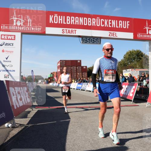 03.10.2025 - Köhlbrandbrückenlauf Lena Gebhardt http://msf.ph/oto/9037474 03.10.2025 12:50:59 Ziel 4072, 6216, 6552 meine-sportfotos.de